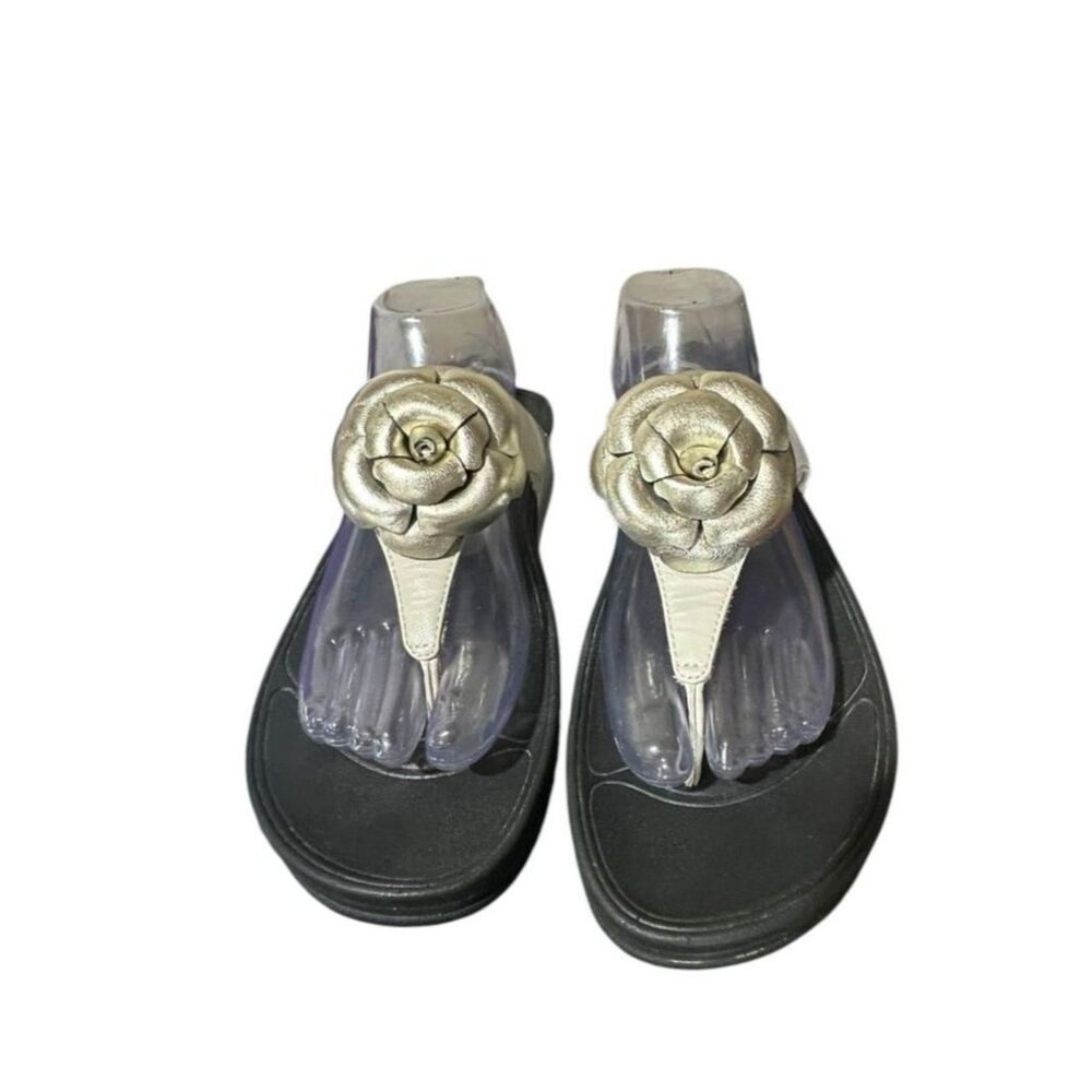 Fitflop Yoko Thong Sandals Sz 10 White Floral Leather Wedge Beach Casual Boho